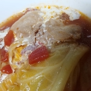 トマトスープ仕立てのロール白菜
